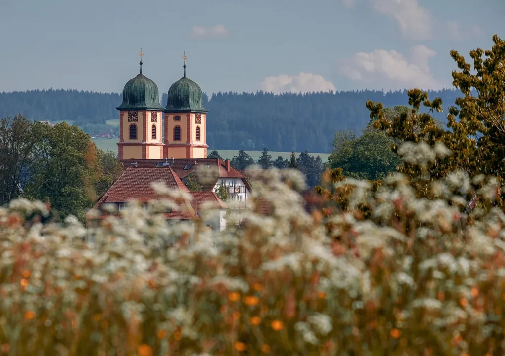 Ideas for Religious Songs for a Wedding Mass