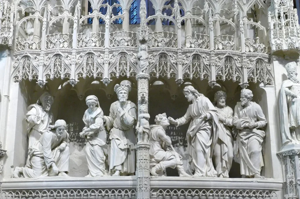 Religious Songs to Celebrate the Virgin Mary