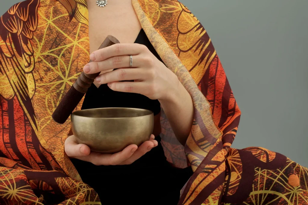 Tibetan singing bowl: how to make it sing easily