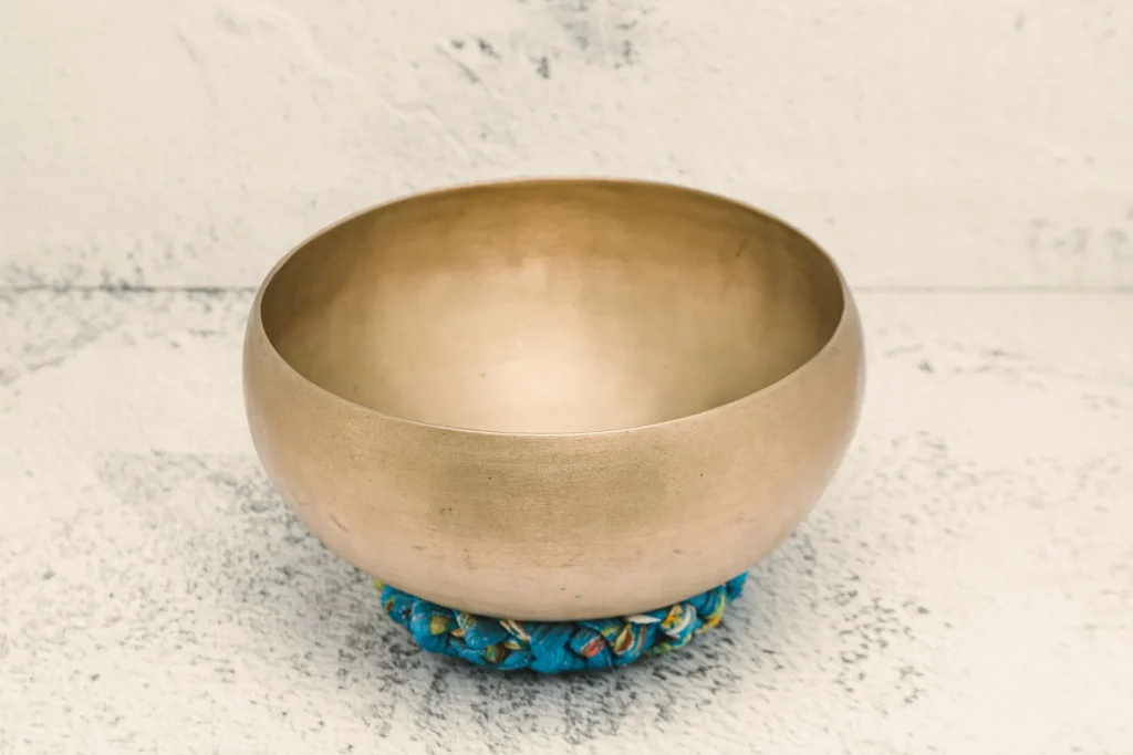 Recognizing an Authentic Tibetan Singing Bowl: Reliable Clues