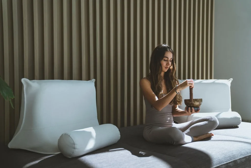Massage au bol tibétain : déroulé d’une séance et conseils